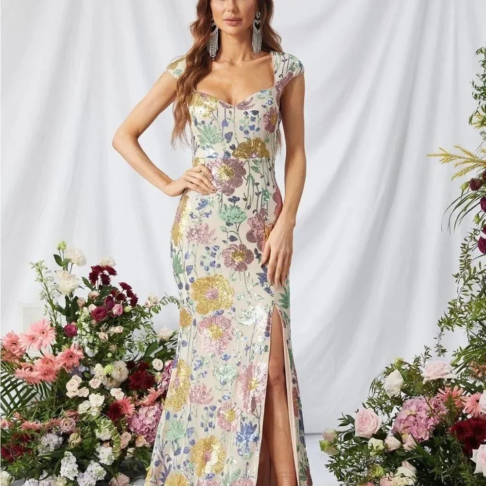 Faeriesty Elegant Sweetheart Neckline Maxi Gown Size Small New with no Tags